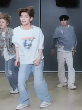 i found out that his dancing is so addicting😭#kimtaerae #taerae #김태래 #zb1 #zerobaseone 
