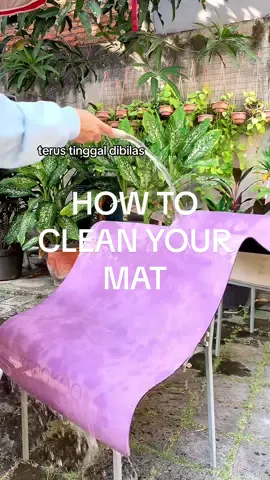 Cara mencuci yoga mat agar debu2 yang menempel hilang dan tidak menyebabkan JE-RA-WAT  #yoga #yogamat #rubberyogamat 