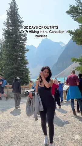 The shortest hike of life because I have a massive knee injury. 😭  #30daysofoutfits #hikingoutfit #outfitforahike #errandsoutfit 