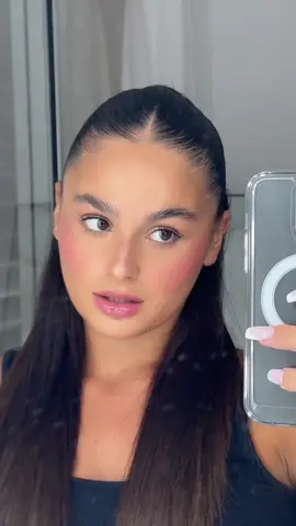 מי מאפרת ככה בגיל 15 ???? אני מאוהבת 🥹  #פוריו #fypシ #איפור #makeup 