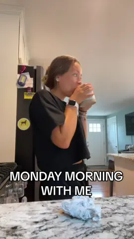 Happy Monday! Come get ready for the day with me, ft. @Bloom Nutrition NEW flavor, Strawberry Kiwi! YUM! #teacher #teacheronsummerbreak #break #vacation #bloom #bloomnutrition #bloomgreens #monday #morning #Summer #grwm #larocheposay #skincare 