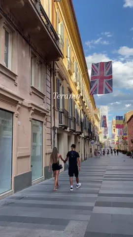 Teramo Abruzzo 🇮🇹 Italian flavor in every video.  Italian towns, villages, landscapes. #ItalianFlavor #ItalianVibes #ExploreItaly #CharmingVillages #ScenicLandscapes #ItalyAdventures #CulturalJourney #HiddenGems #AuthenticExperiences #WanderlustItaly  #italia #teramo#abruzzo 