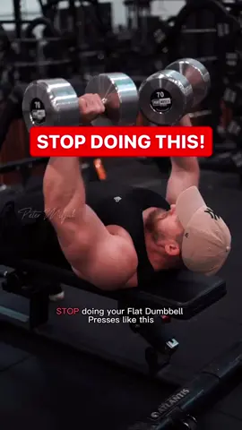 Stop doing your flat dumbell presses like this ❌ #sports #GymTok #gymmotivation #Fitness #workout #fyp #fypシ #viralvideo #viral #foryou