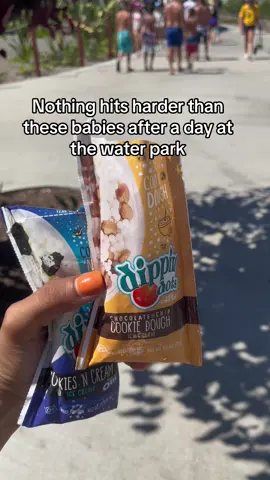 Burnt feet, happy hearts 🫶 #waterparks #dippindots #wildriversirvine #ivemissedwildrivers 