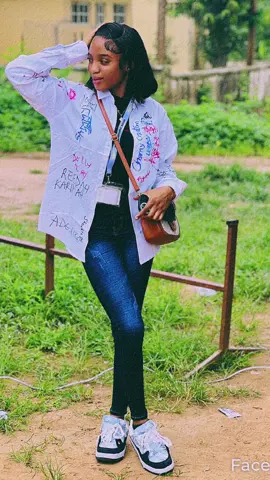 #supershy am obsessed with those pictures 💯🥰💝 #capcut #CapCutVelocity #alhamdulillah #degreeholder💕 #gradute 