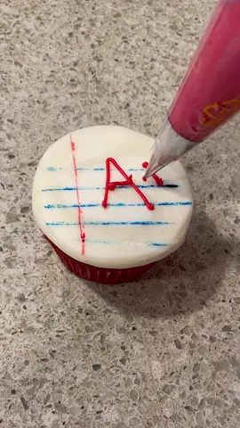 Back to school cupcake #cupcake #cake #cakedecorating #backtoschool 