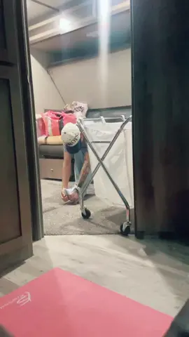 how is this comfortable? talk about heavy starch lol  #starchjeans 