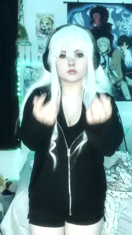 this wig is so messy cuz it was the one i used for angie yonaga back in 2020 😭 #projectsekai #kanadeyoisaki #pjsk #fyp 