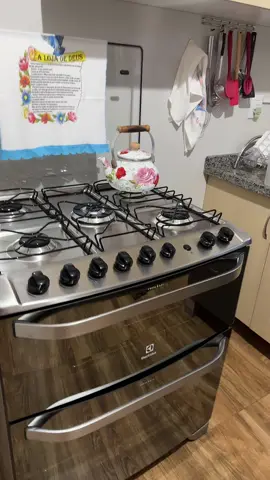 Fogao 5 bocas, com timer, 2 fornos, 1 eletrico, 1 a gas !!! Sensacional !!!!  #electrolux #fogaoeletrico  #fogao2fornos #eletrico #5bocas 