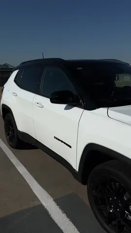 new car tour 🤍 #Lifestyle #lifestyleblogger #style #minneapolisblogger #minnesota #minneapolis #minnesotablogger #minivlog #Vlog #dailyvlog #newcar #newcartour #jeep #jeeplife #jeepgirl #jeepcompass #compass #whitecar 