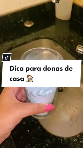 Dica para donas de casa como desentupir a pia de forma rapida e pratica #dicasdecasa #desentupirpia #testeieaprovei #dicas #morandosozinha 