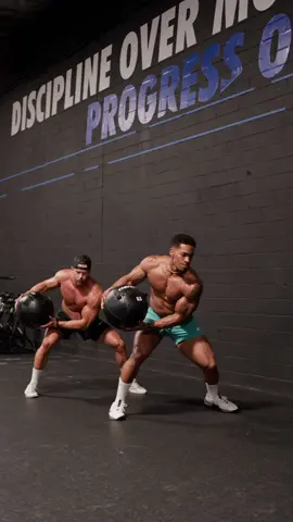 Med ball workout fueled by @Reign Body Fuel ⚡️ Try these exercises together as a circuit for a full body burn 🔥 #reignbodyfuel #reignbodyfuelcreator #reignpartner 