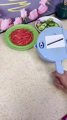 #multifunctionalvegetablecutter  A must-have for home kitchens,highly recommend this one. #kitchenessentials #goodthing #tiktokshop 