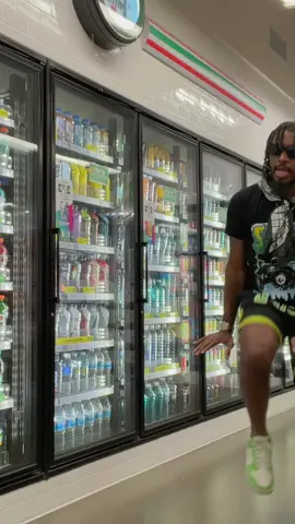 WE OUTSIDE TONIGHTTT🍾🔥‼️ (DC: @C4S Take Ova ) #fyp #viral #fypシ #gsmooth #trending #xyzbca #foryou #pjxsmooth 