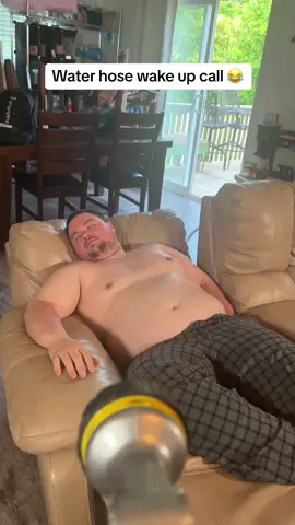 I got him not onces but twice lol water prank wake up #funny #fyp ##foryou##prank##couplescomedy