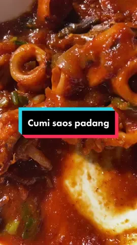 Ini enak banget👍👍 Bumbunya: Cabe merah panjang,cabe rawit bawang merah bawang putih (dihaluskan) serai,jahe (digeprek) daun salam dan daun jeruk,air asam jawa,saos tomat saos cabe,saos tiram dan kecap manis.garam micin dan sedikit gula👍 #cumisaospadang#olahancumi#resepcumisaospadang#Masakan Rumahan Harian 