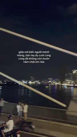 giữa nơi phồn hoa đô thị, em đã lạc mất người em thương #tamsu #tamtrangbuon #sadstory #fyp #xuhuong 