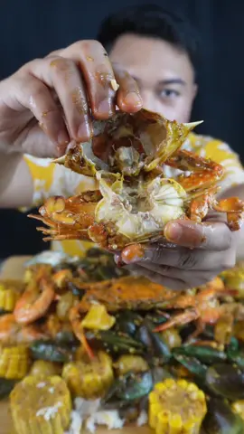 Simpleng Cajun Seafood Boil for you! Syempre wag kalilimutan ang paboritong inumin @c2coolandclean  #RelaxKaMunawithC2 #RelaxwithC2 #ad #FoodTok #MrBatts #FoodiePH #FoodieTokPH #cajun #cajunseafood #seafoodmix 