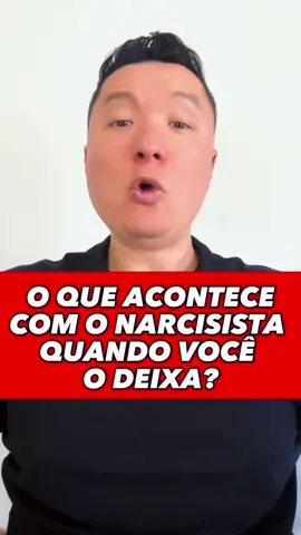 O que acontece quando você deixa o narcisista? Como ele é que ele se sente? O narcisista sente raiva e pode querer se vingar, mas isso depende muito da importância que o seu suprimento tem pra ele. Presta atenção num detalhe muito importante: Essa raiva do narcisista não é porque ele está com saudade de você ou porque “essa mulher incrível que você é” foi embora. Ele sente essa raiva porque ele não se conforma em ter perdido o poder e controle sobre alguém tão insignificante quanto você. O narcisista pensa assim:  Quem você pensa que é para me rejeitar. Quem rejeita aqui sou eu. Se esse vídeo te ajudou, me acompanha aqui para aprender a como libertar o seu coração e a sua vida desse tipo de relacionamento. Me acompanhe para aprender mais: @rafaelhiguticoaching  🙌🏻🙏🏻❤️