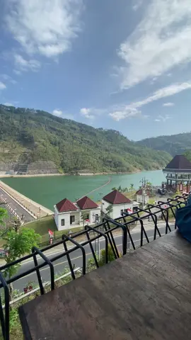 Untung sek bagean kursi😭 #bendungantugu #bendungantugutrenggalek #trenggalek #trenggalek_hitz #ilovetrenggalek #tulungagung #tulungagunghitss 