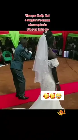#mariageafricain #mariage #mariagedrole #coupleafricain #afriquehumour #funny #memestiktok #memestiktok #africain #africain #droledecouple #weddingafrica #pourtoi #coupledance 