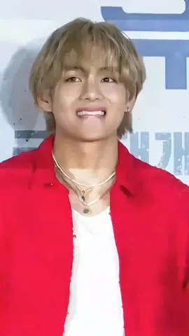 Blonde hair suits him a lott😭 #kimtaehyung #bts #bangtanboys #fypシ 