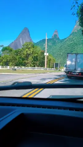 Paisagem ímpar da serra de Teresópolis. #teresopolis #rj #serrana #mulhernovolantedireçãoelegante 