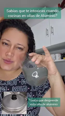 ¿Sabías que te intoxicas cuando cocinas en ollas de Aluminio?  Quien en su cocina no tiene una de estas? Acompañame a hacer esta prueba, coge una olla lavada y agrega un chorrito de agua luego con una esponja frota la esponja de forma circula durante unos segundos, ahora vierte el contenido en el vaso, y te daras cuenta lo que la olla desprende sin ser expuesta a altas temperaturas.  El aluminio es un metal tóxico para el cuerpo su presencia en nuestra sangre esta vinculado a enfermedades del sistema nervioso, demencia, Alzheimer y Autismo.  Un material que no desprende residuos toxicos es el acero quirurgico t316 de carico además mantiene los nutrientes de tus alimentos, sin quemarlos ni saturarlos. si estas interesado en conocer nuestra línea de ollas, comenta CARICO y recibe información.  #aceroquirurgico #carico #caricoisforever #caricofamily #nutreatufamilia  #nutretucuerpo #alimentacionsaludable  #alimentacionsintoxicos #alimentacionsincontaminacion #alimentacionsanaysaludable #cocinasintoxicos #cocinasinquimicos #noalteflón #teflon  #sartenteflon #satenceramica #cocinasintoxico #cocinasinteflon #cocinasinaluminio #ollaaluminio #cocinaconamor #comidatipica #caricoecuador #ollasdealuminio #noalaluminio #alimentacionsinaluminio  #fiestasdeguayaquil #aluminio 