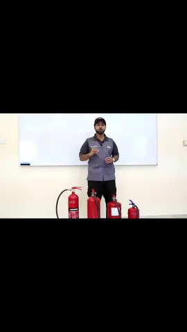 معلومات هامه شاهد كيفيه استخدام الطفايات المنزليه عند الستخدامهه ونوع المواد الفيها#انقاذ_المجتمع_واجب_وطني 