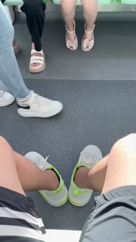 608