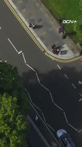Spare bike? Nah I'm good thanks! Josh Charlton realised his race was over during the mixed TTT! #GlasgowScotland2023   🌈 Watch all the action over on GCN+ 👉 gcn.eu/racetv (territory restrictions apply)