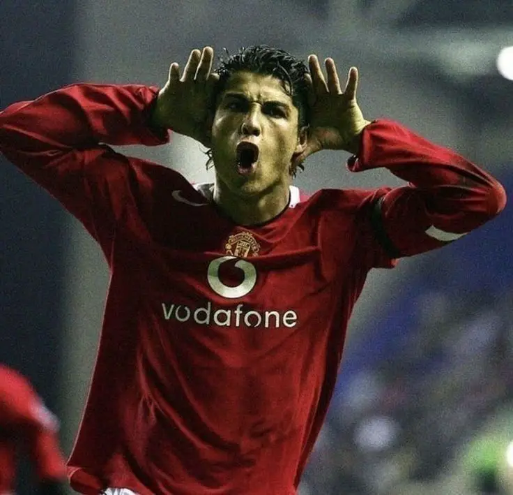 Ronaldo is the best player #ronaldo #portugal #cr7 #manutd #madrid #7 #fyp #fypシ #swipe #picture 