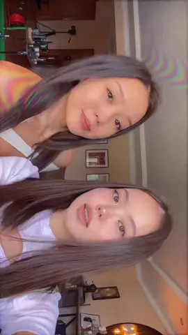 🫣 @Tenlikova 