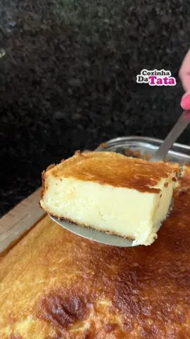 É so bater no liquidificador e já ta pronto receita facil e delicoosa  Ingredientes 3 ovos 500ml de leite  1 vidro de leite de coco 1 caixa de leite condensado 2 colheres de manteiga ou margarina 1/2 xicara de açúcar (medida da xicara é de 240ml) 1 xicara de farinha de trigo (medida da xicara é de 240ml)