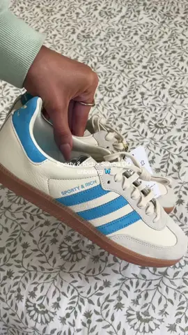 in love 🦋🩵👟🫐 #sportyandrichsambas #adidassambas #unboxing #sportyandrich #sportyandrichadidas 