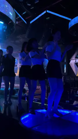 Nhẩy nhót đầu giờ tí nào 💃💃#hoacolau #xuhuong2023 #xuhuongtiktok #klubone_88lòđúc_hn #hot #top #nhachaymoingay #TryItWithTikTok #LearnOnTikTok #gáixinhtiktok #topvideo 