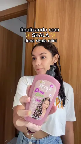 Uau! 🤩 A @Madu Azevedo arrasou usando todo o potencial do creme para pentear Dona Skala 3 em 1 com proteção térmica, Brasiiiiil! Com esse produtinho, você pode usar o difusor sem medo de ser feliz! #skaloversdecarteirinha  #finalizacaodecachos  #protetortermico  #donaskala  #cabelocacheado 