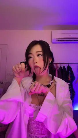 แมวเลีย🫣