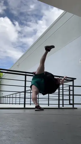 A little outdoor imrpov #dance #DancersComeInAllSizes #dancer #billieeilish #foru #BarbieMovie 
