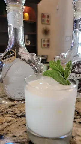 ChocoMintila made with @MarAzulTequila no sugar or artificial flavors 🙌 #drinktok #tequila #cocktails #latina 