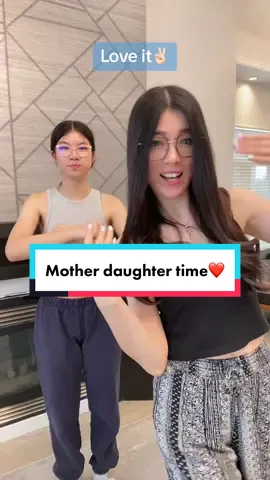 Love this song, now izzie can sing the lyrics too😝✌🏻 #foryou #MomsofTikTok #kids #lifewithkids #teenager #dance #vibes #vibing #trending #motherdaughter #over40 #momlife #funtime #bonding 