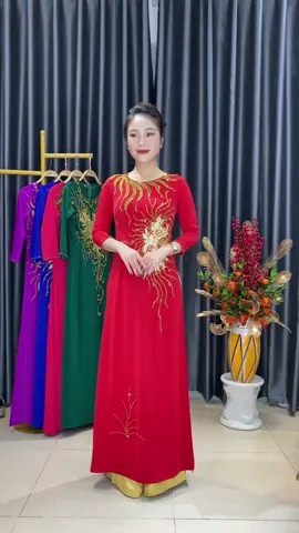 #ÁoDài #aodai #aodaiquynhnguyen #aodaithietke #aodaimecodau 