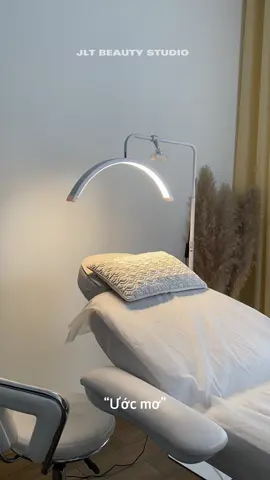 Chiếc đèn đơn giản mà không hề đơn giản, mê lâu rồi giờ đã tìm ra chổ mua siêu xịn 😍 #denbannguyet #denbannguyet80w #denbannguyet100w #designroom #denphunxam #JLTbeautystudio #daotaohocvienphunxam_jltpmu #noithat #thietkephongphunxam #thietkespa 