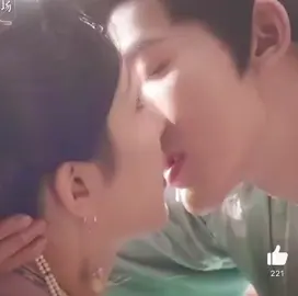 Hậu trường cảnh hôn mà mấy bà mong chờ đây 🤭🤭🤭 #LostYouForever #truongtuongtu #tieuyeu_dosoncanh #vantieuluc_diepthapthat #yangzi_dengwei #duongtu_dangvi #tieuyeu🌸 #tieuyeu #dosoncanh #yangzi杨紫 #dengwei邓为 #dengwei #yangzi #duongtu #dangvi #tieuyeu_vantieuluc_caotancuudao 