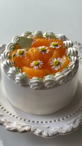 みかんショートケーキ🍊みかんは缶詰だから年中作れる𓆌 #お菓子作り #おすすめ #ケーキ作り #fypシ #fyp 