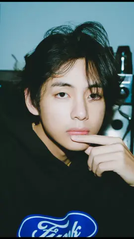 #taehyung Layover photo 😍