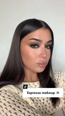 Réponse à @Alg213333..  Apres le « Latte makeup », le ESPRESSO makeup ☕️ #espressomakeup #espressomakeuptutorial #smokyeye #maquilleusemontpellier #maquilleusenimes 