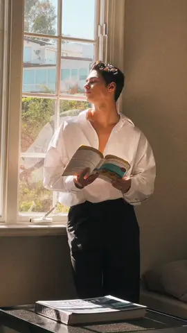 pov: you start reading books 📖 #viral#foryou#elevatorboys#book#reading