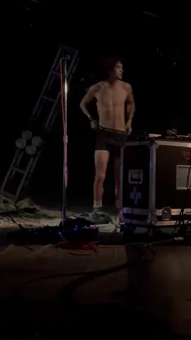 is this a calvin klein commercial or what #dominicfike #dontstareatthesuntour #dominicfikeconcert