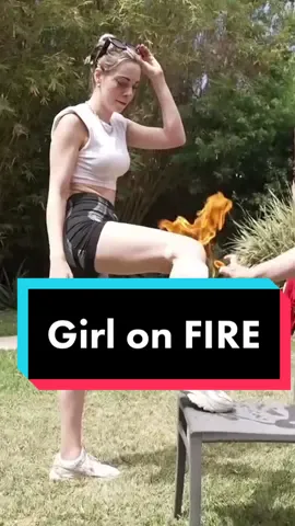 Girl on FIRE 🔥 #chess #womenchess #chessplayer #chessgrandmaster  #шахматы #grandmaster #шахматист #chessgame #streamer #stream #dinabelenkaya #twitch #stream #livestream #twitchstreamer #onlinechess #twitchgirls #twitchstreamers #echecs #échecs #botez #botezlive #andreabotez